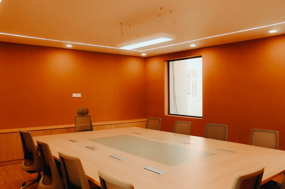 Interior 6
