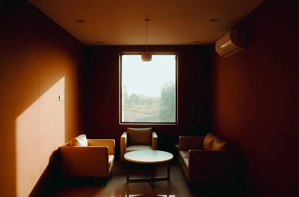 Interior 8